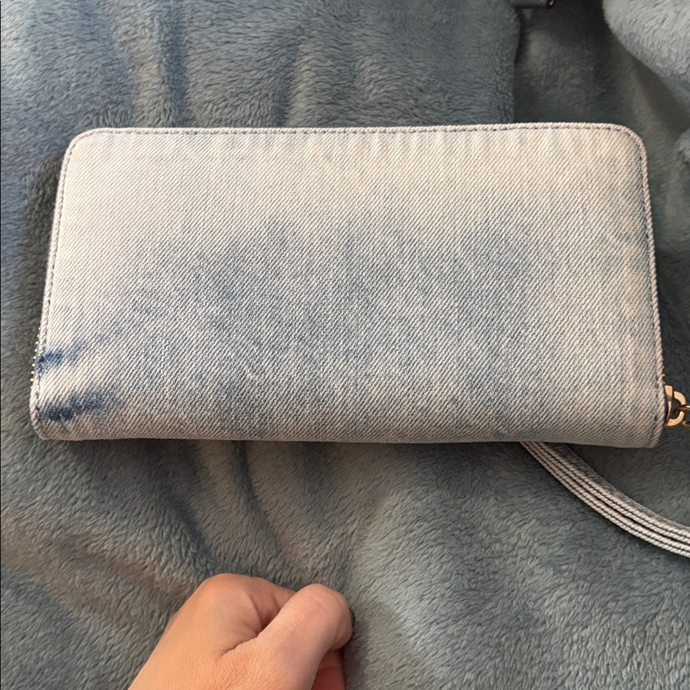 Coach in loved denim, small back pack with wallet. - Picture 9 of 10